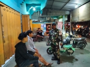 Patroli Malam Koramil 1628-05/Jereweh, Wujud Kepedulian TNI terhadap Keamanan Masyarakat