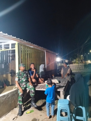 Patroli Malam Koramil 1628-04/Poto Tano Jaga Ketertiban dan Keamanan Wilayah