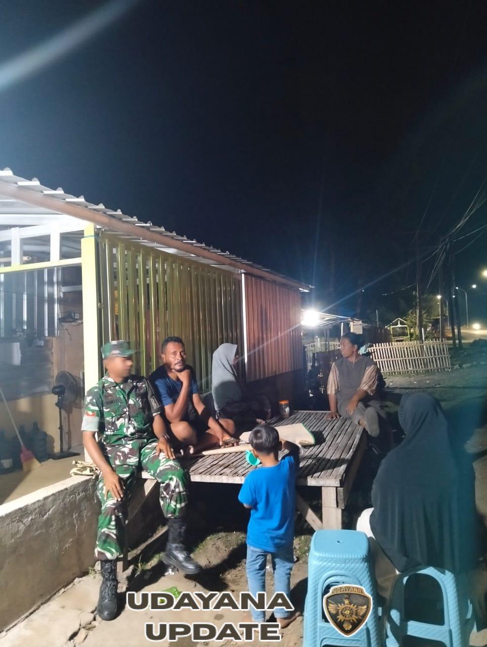 Patroli Malam Koramil 1628-04/Poto Tano Jaga Ketertiban dan Keamanan Wilayah