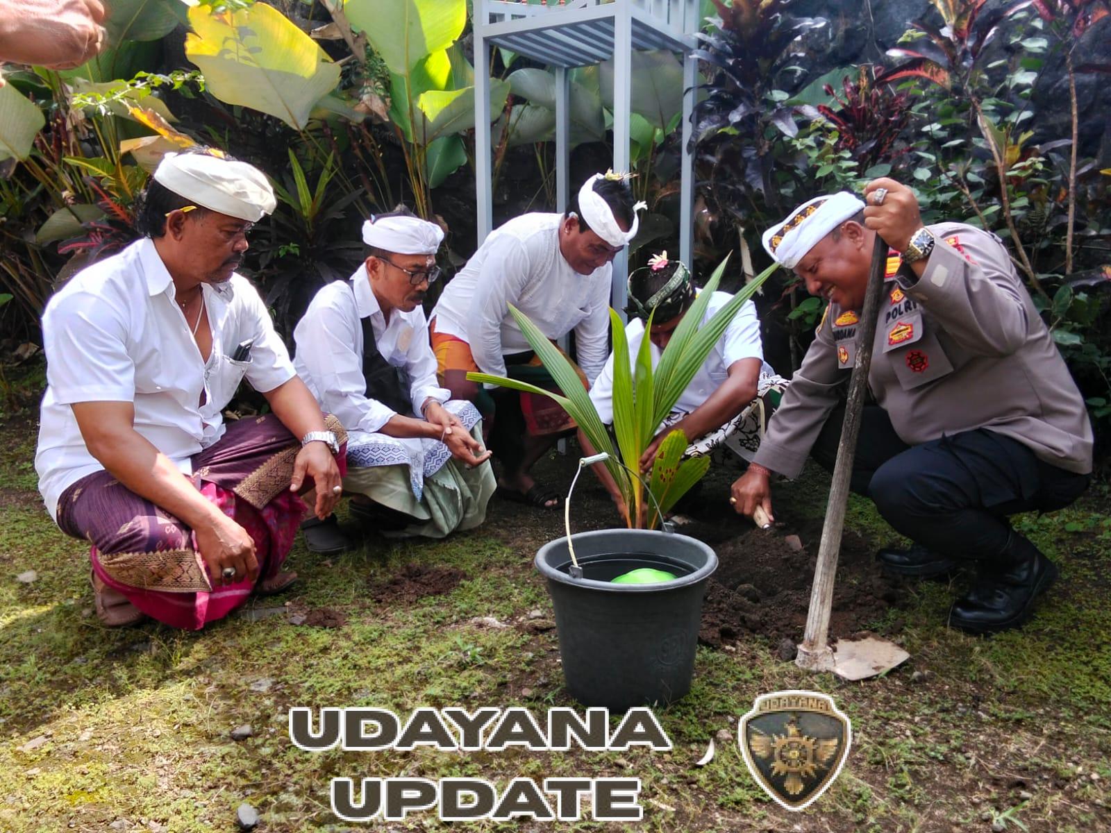 Sinergi dengan pemerintah daerah, Pgs. Danramil 1623-07/Bebandem hadiri persembahyangan bersama perwakilan OPD.