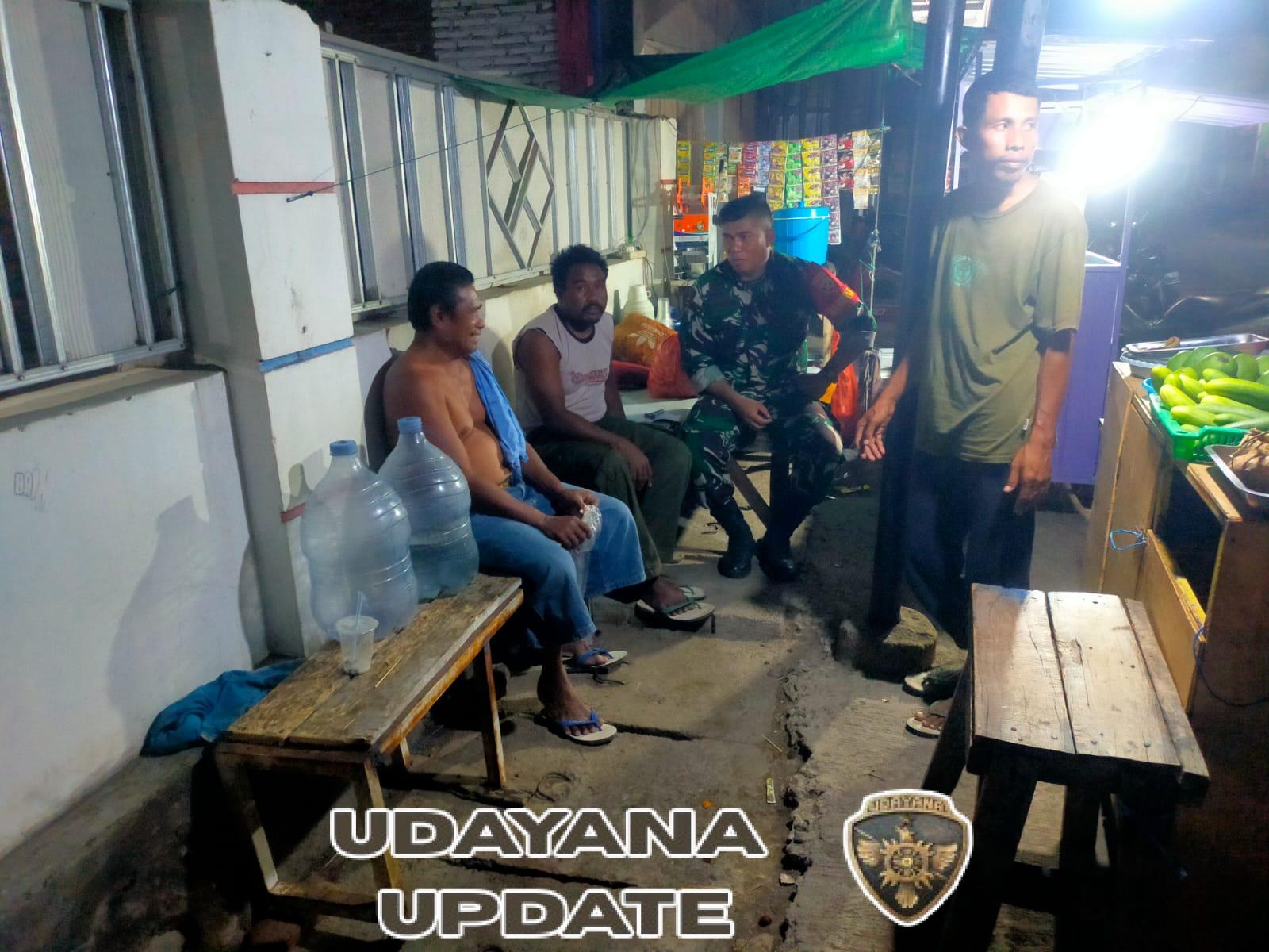 Babinsa Koramil Rasanae Ajak Warga Jaga Kondusifitas Lewat Patroli dan Kongkow Malam