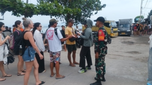 Terjunkan Personel, Danramil Nusa Penida Pastikan Keamanan Pelabuhan Melalui Patroli