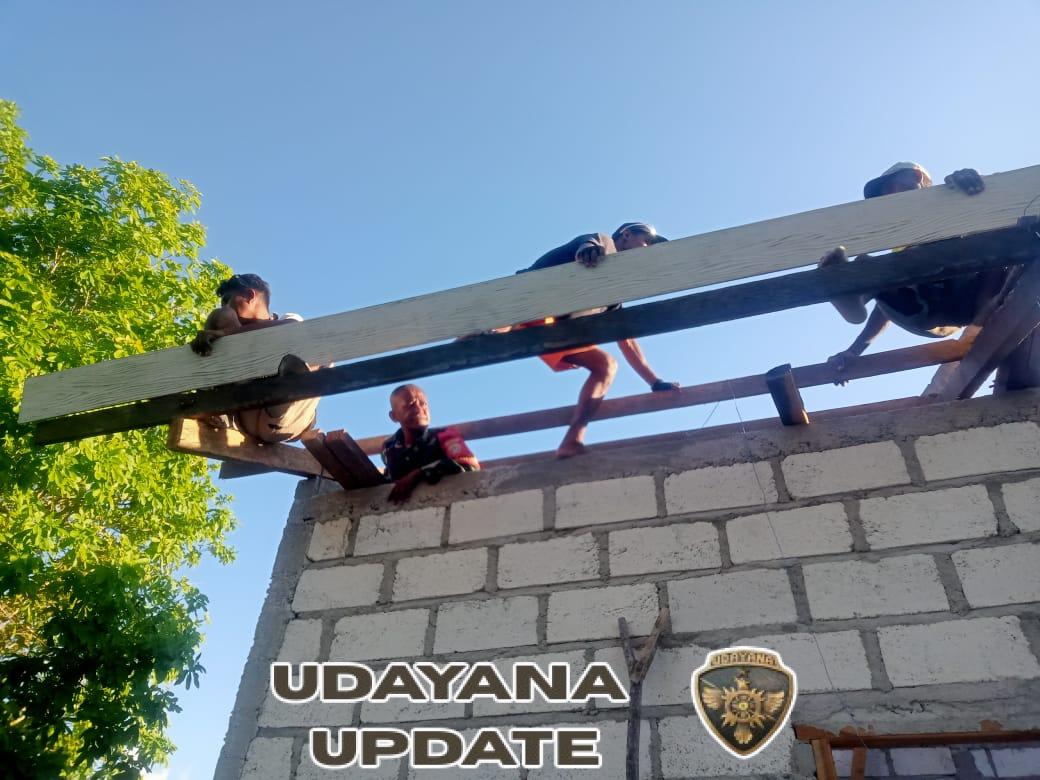 Tingkatkan Kebersamaan, Babinsa Ba’a Laksanakan Karya Bakti di Desa Kolobolon