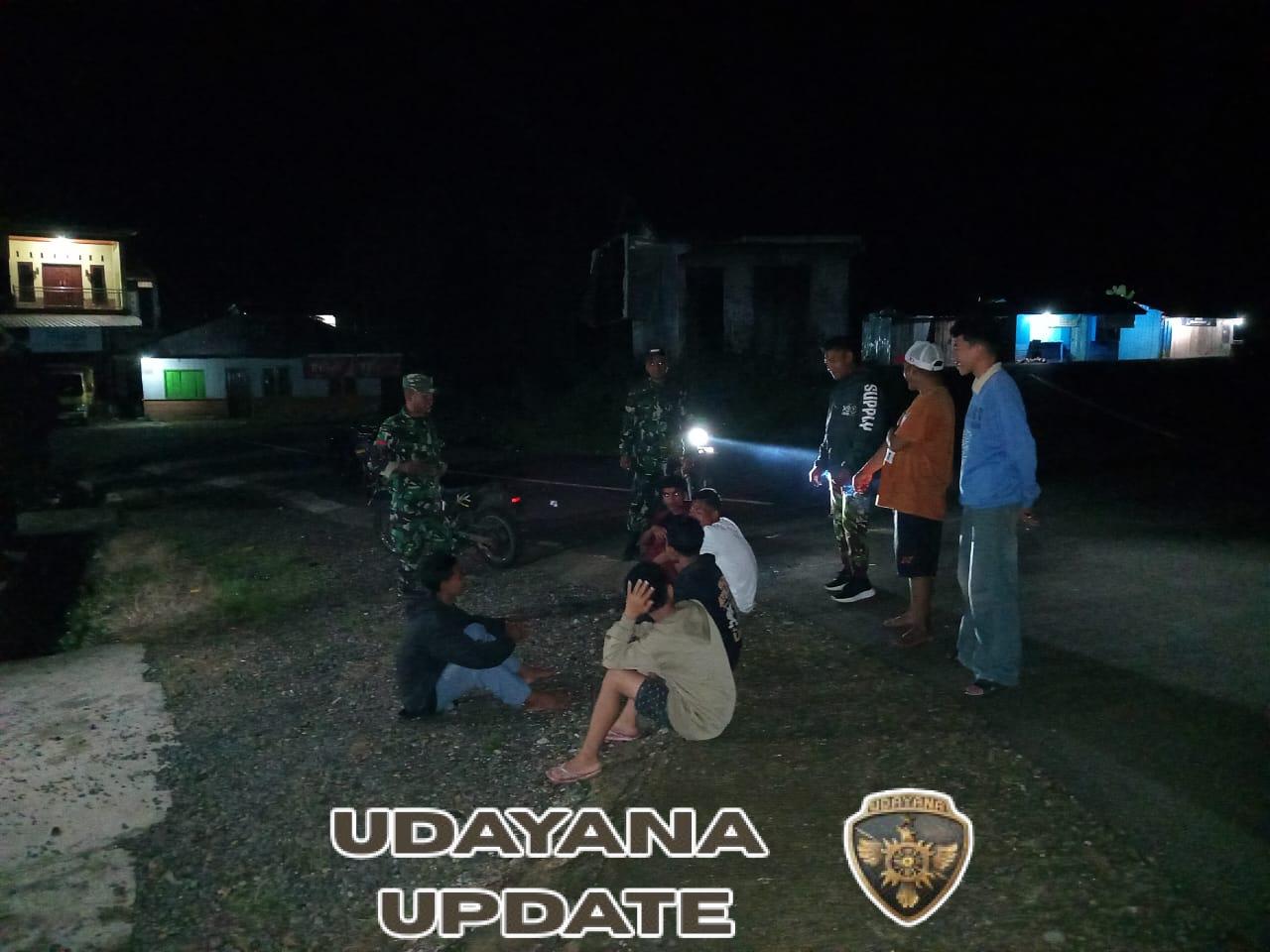 Anggota Koramil 1630-03/Macang Pacar Laksanakan Patroli Rutin Wujudkan Keamanan dan Kenyamanan Masyarakat