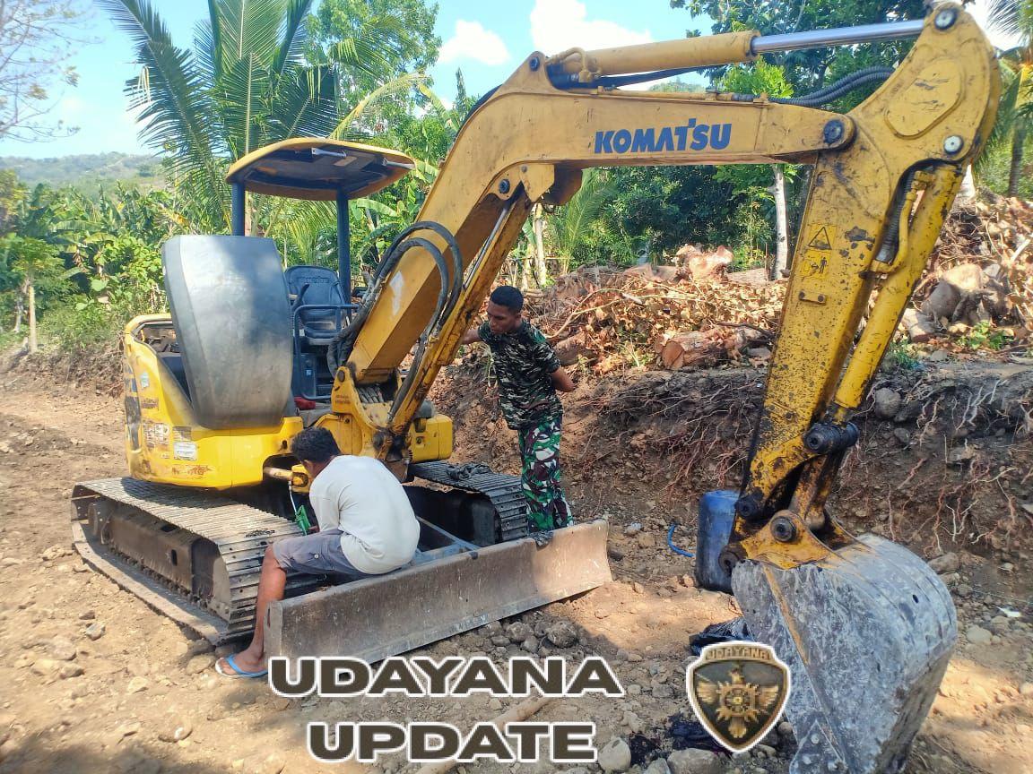 Babinsa Dulolong Pantau Pekerjaan Pembangunan Koperasi Merah Putih