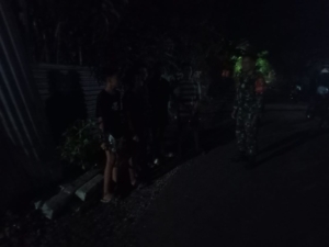 Koramil Ropang Gelar Patroli Malam, Jaga Kamtibmas di Lenangguar