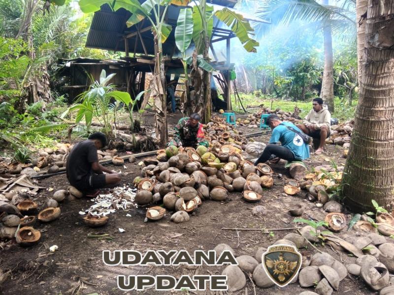 Komsos Babinsa Koramil 1624-02/Adonara: Gotong Royong untuk Keharmonisan Masyarakat