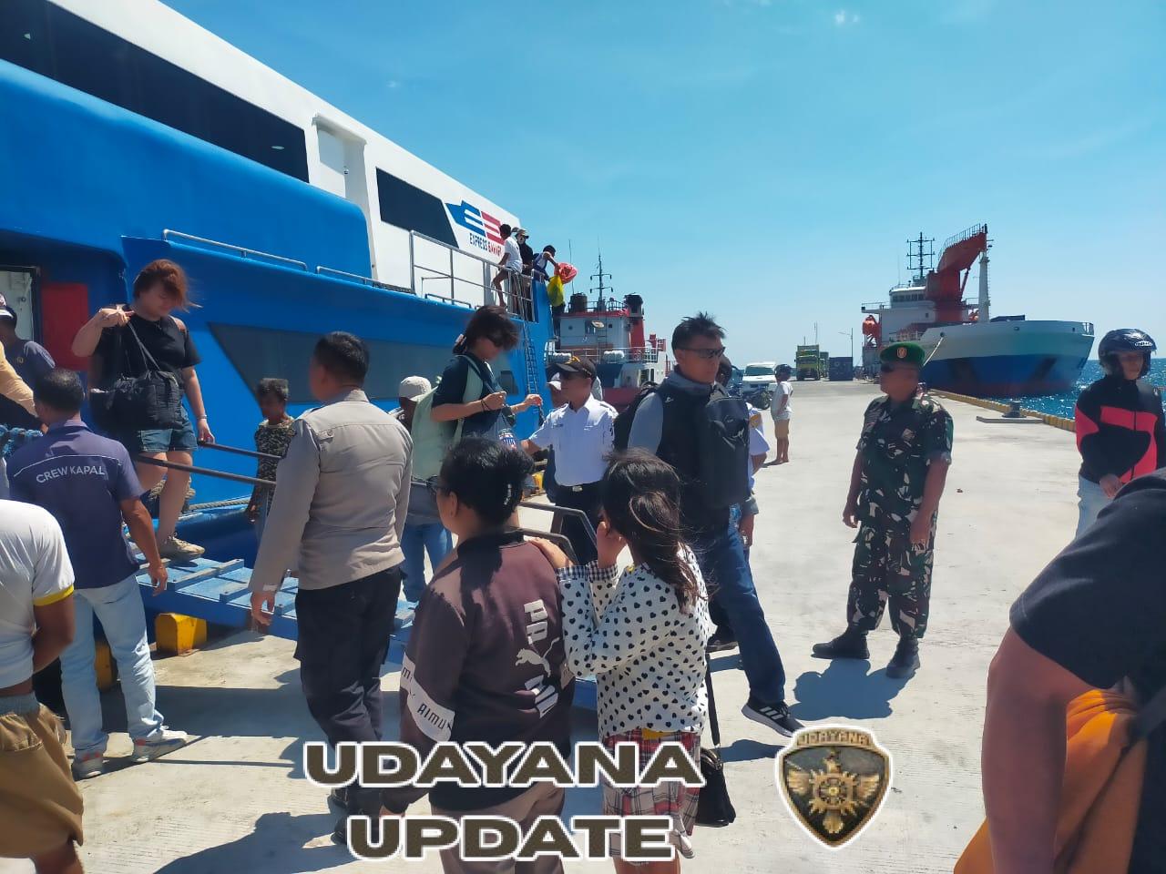 Babinsa Koramil 1627-01/Ba’a Laksanakan Pemantauan Arus Kapal di Pelabuhan Ba’a