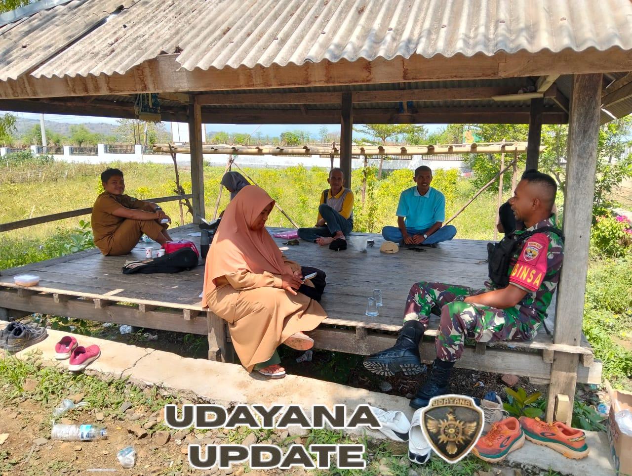 Babinsa Desa Kiantar Aktif Ajak Warga Jaga Kebersihan dan Kamtibmas di Desa Binaan