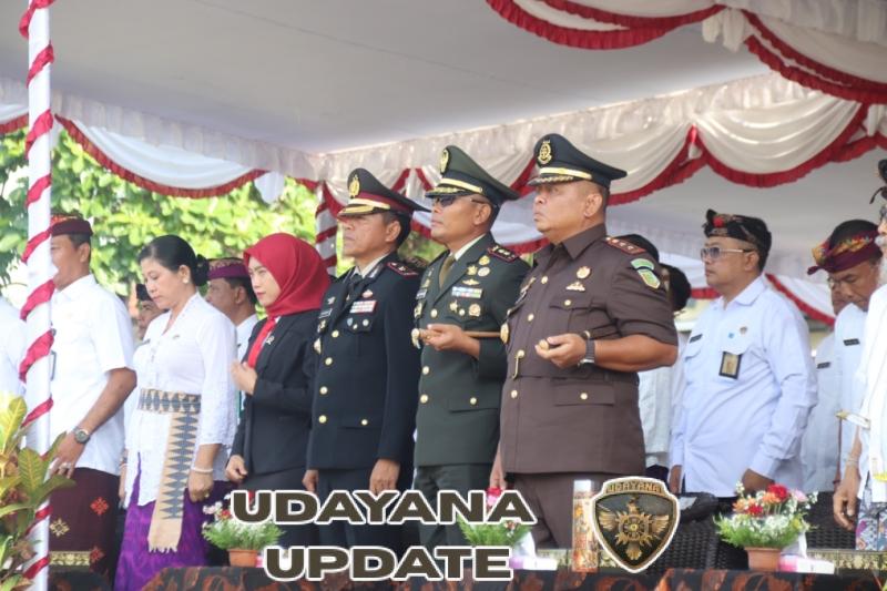 Dandim 1610/Klungkung Hadiri Peringatan Hari Sumpah Pemuda Ke 97 Di Alun-Alun Ida Dewa Agung Jambe