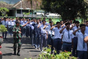 Kodim Klungkung Gelar Pemeriksaan Awal Dan Latihan PBB Bagi Peserta Persami Korps Kadet Republik Indonesia (KKRI) TA 2025