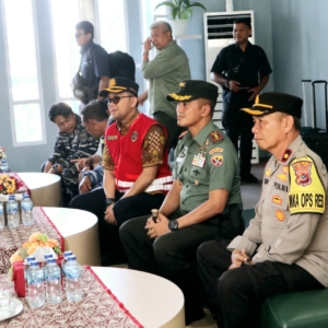 Dandim 1601/Sumba Timur Dampingi Forkopimda Sambut Kunker Wamen ESDM di Bandara Umbu Mehang Kunda