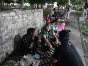 Babinsa Koramil 1628-01/Taliwang Gelar Patroli Malam Jaga Kamtibmas di Wilayah Binaan