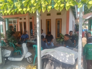 Babinsa Sapugara Bree Laksanakan Komsos Bersama Warga, Wujudkan Keamanan dan Ketertiban di Wilayah Binaan