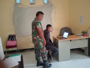 Koptu Arifin Laksanakan Komsos dan Monitoring Wilayah di Desa Tambaksari