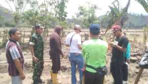 Serma Ridwan Kawal Pengecekan Irigasi Bersama PPL di Hu’u Dompu