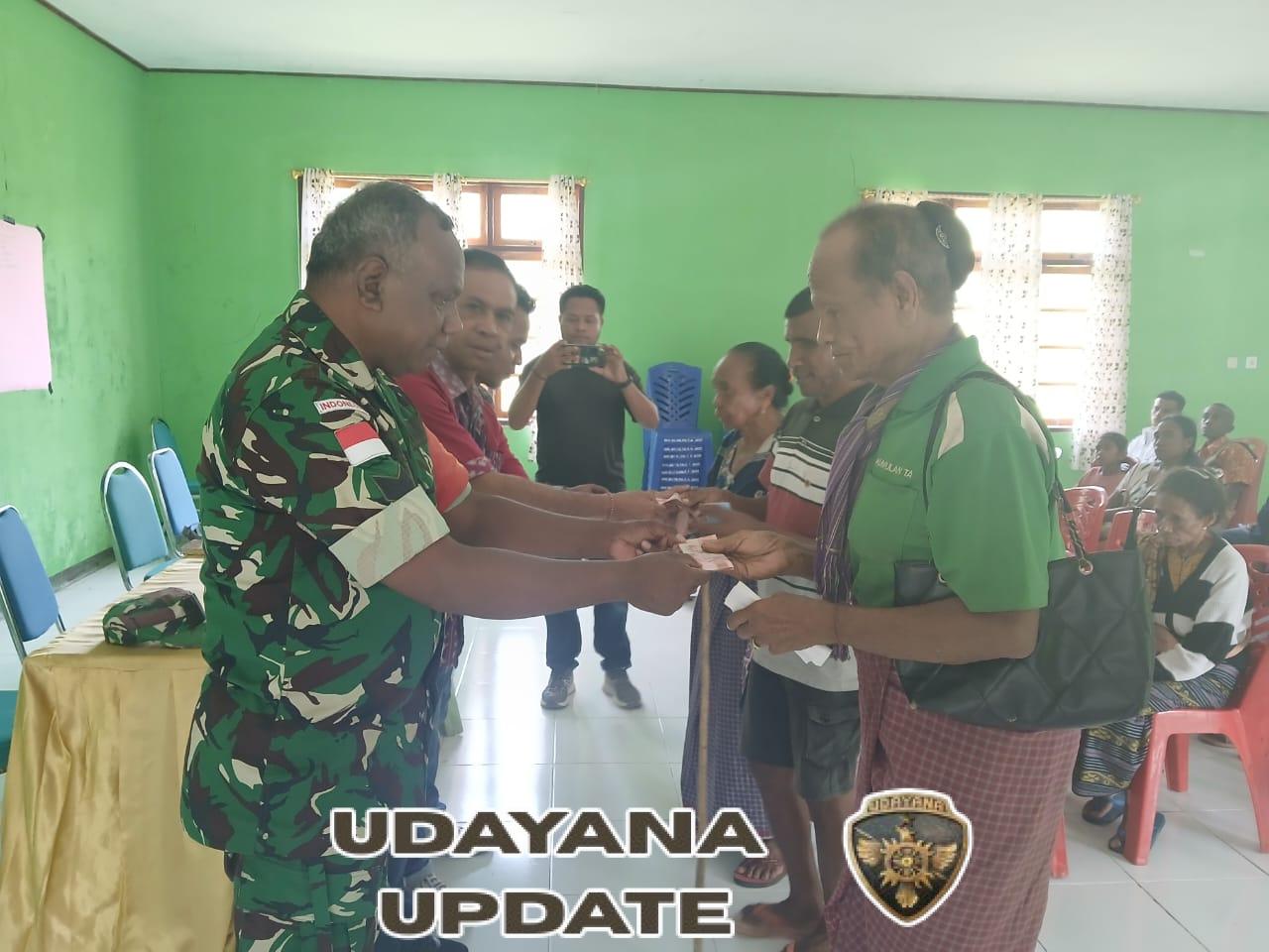 Pastikan Tepat Sasaran, Babinsa Koramil Wedomu Dampingi Penyaluran BLT DD