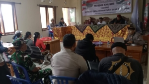 Babinsa Desa Pinggan Dukung Penguatan Ekonomi Desa Lewat Musdes Koperasi Merah Putih dan Rembuk Stunting