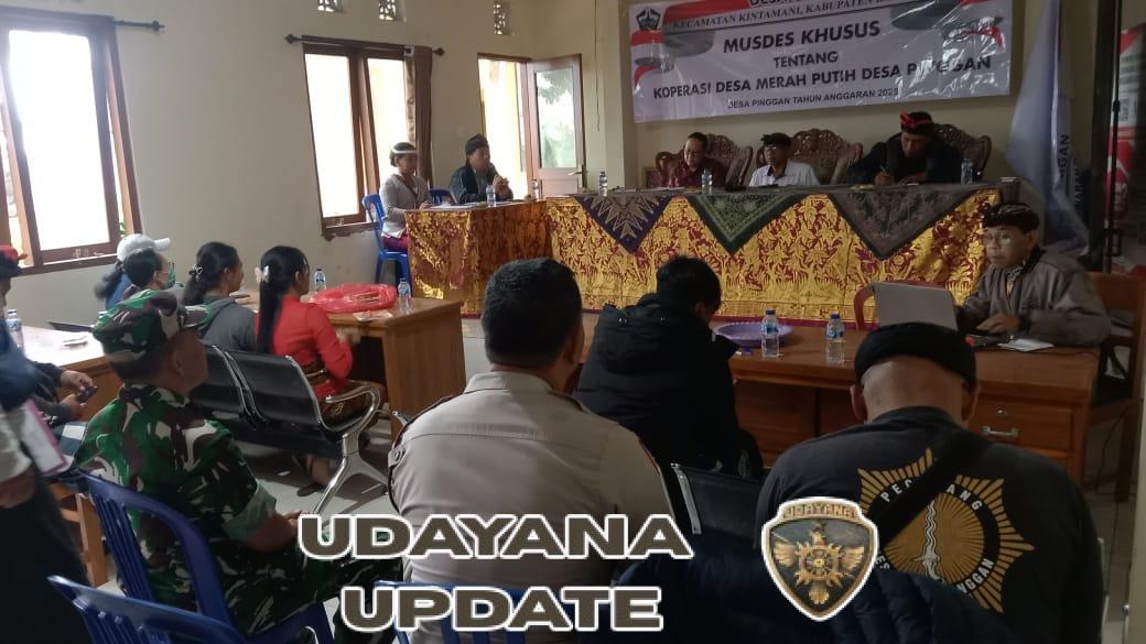 Babinsa Desa Pinggan Dukung Penguatan Ekonomi Desa Lewat Musdes Koperasi Merah Putih dan Rembuk Stunting