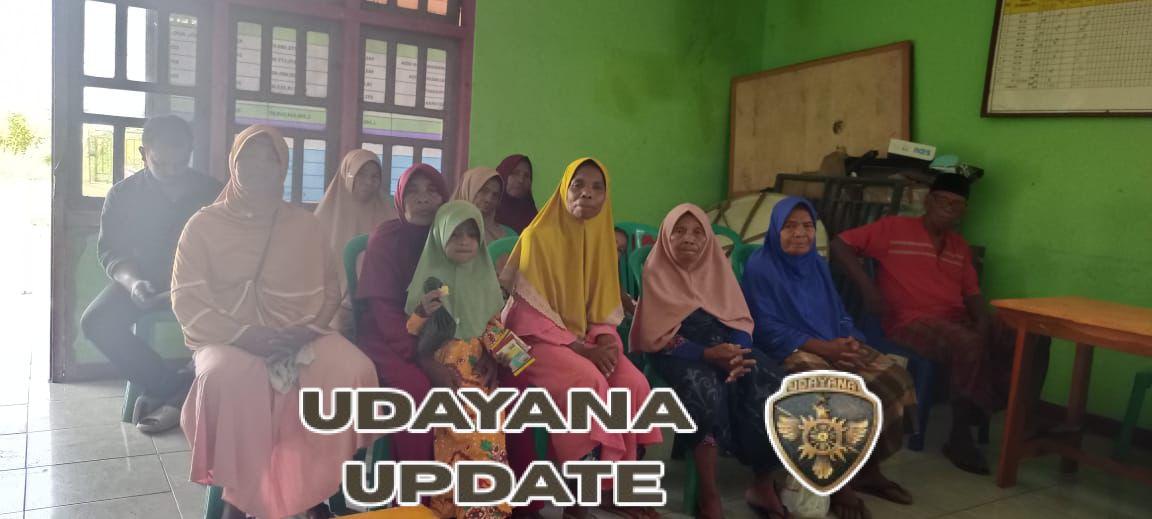 Sinergi Penyaluran Bantuan: Babinsa Lembor Awasi Distribusi BLT-DD Tahap IV di Desa Siru, Jaminan Tepat Sasaran