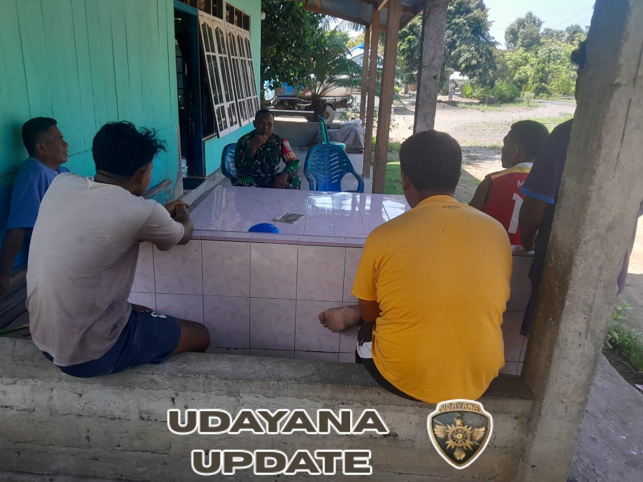 Babinsa Koramil 1602-04/Maurole Tingkatkan Hubungan Simpatik dengan Warga Desa Niopanda