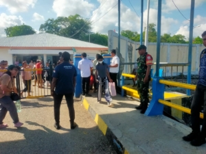 Babinsa Pantai Baru Amankan Keberangkatan Kapal Fery Garda Maritim 3 di Pelabuhan Ofalangga