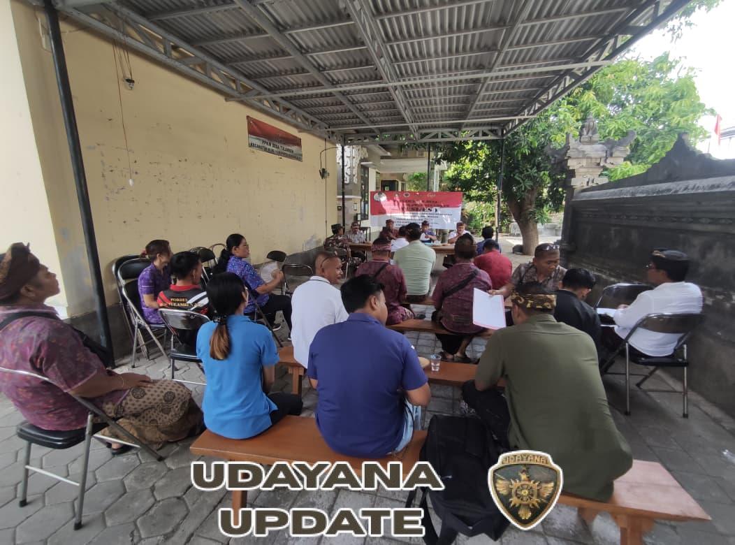 Dukung pembangunan Desa sesuai kebutuhan masyarakat, Babinsa 1623-08/Kubu hadiri rapat Musdes.