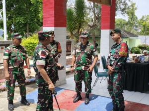 Kunjungan Dankolakops Pamtas RI-RDTL di Jajaran Pos Satgas Pamtas Yonarhanud 2 Kostrad