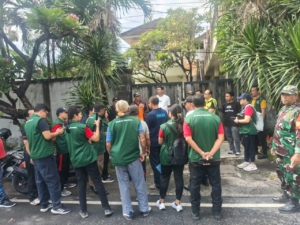 Babinsa Atensi Sidak Penertiban Parkir Liar dan Kawasan Kumuh di Desa Pemecutan Kaja Berjalan Lancar