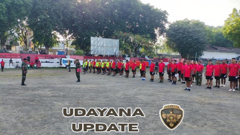 Dandim 1602/Ende Pimpin Langsung Kegiatan Kesegaran Jasmani Prajurit di Lapangan Pancasila
