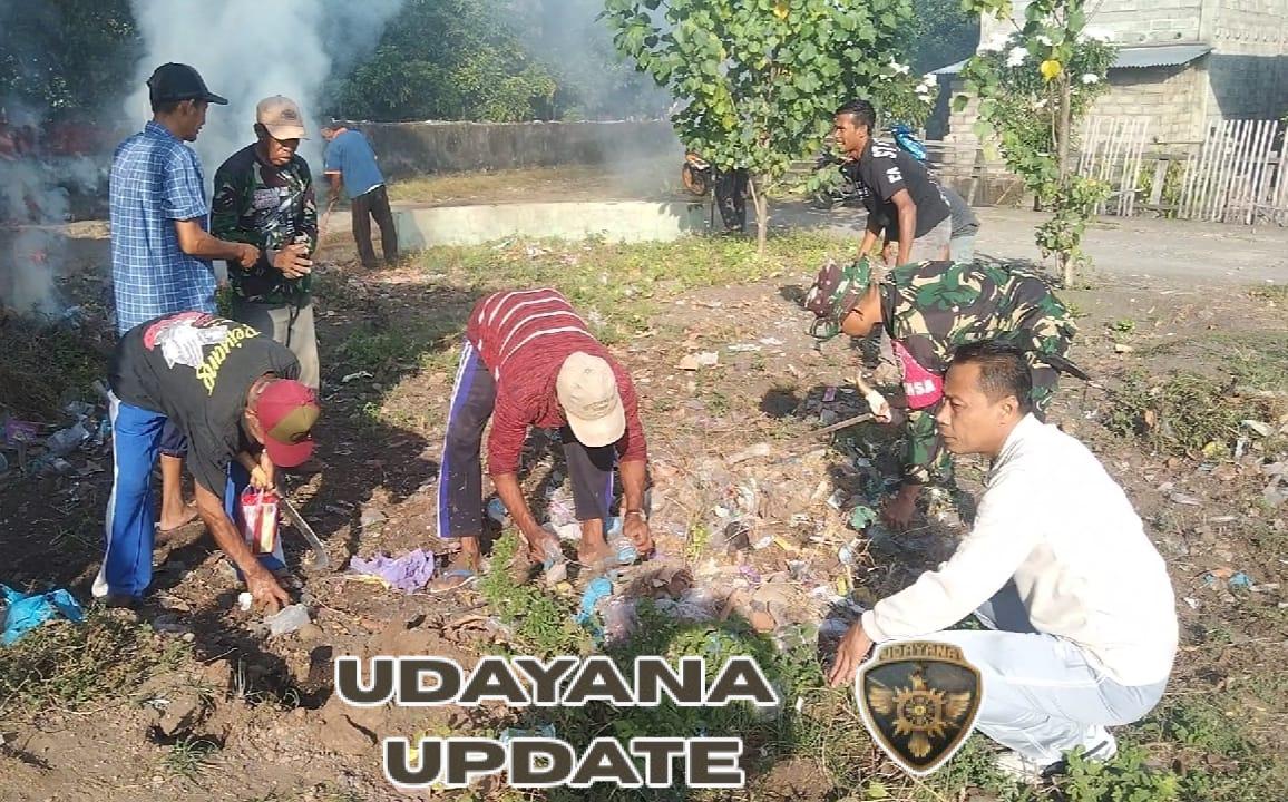 Babinsa Pekat dan Aparat Desa Karombo Gelar Gotong Royong Jumat Bersih