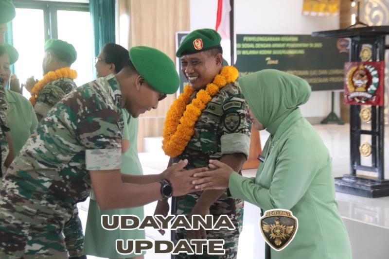 Kodim Klungkung Gelar Wisuda Purna Tugas, Peltu Aldikson 33 Tahun Pengabdian