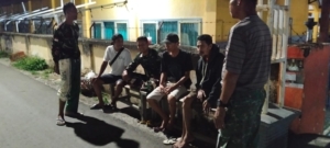 Piket Koramil 1628-01/Taliwang Gelar Patroli Malam, Pastikan Situasi Tetap Kondusif di Taman Tiang Enam