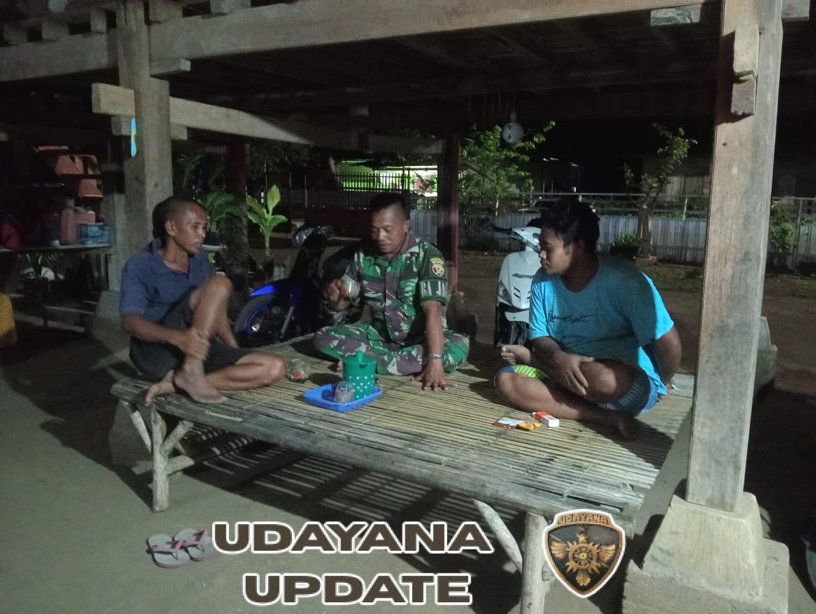 Patroli Malam Babinsa Koramil 1628-04/Poto Tano Wujudkan Keamanan Wilayah Jelang Akhir Pekan