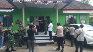 Koramil jajaran Kodim 1623/Karangasem terima  kunjungan anggota Polsek dalam rangka HUT TNI ke-80.