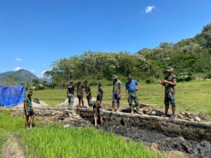 Satgas TMMD Kodim 1625/Ngada Genjot Penggalian Fondasi Irigasi di Desa Benteng Tawa, Progres 40%