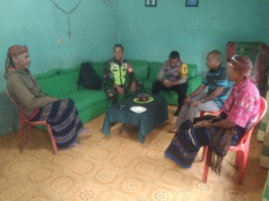 Komsos dan Pamwil, Babinsa Kodim 1602/Ende Perkuat Sinergi dengan Warga Nduaria