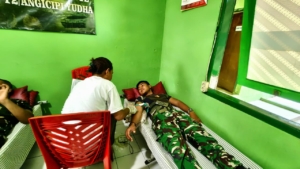 Satgas Pamtas Yonarmed 12 Kostrad Gelar Donor Darah di Perbatasan RI-RDTL