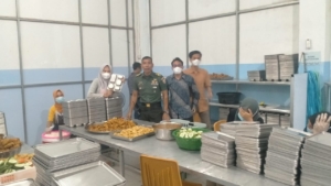 Sinergi TNI dan Petugas BGN, Distribusi Bantuan di Desa Mangge Lancar