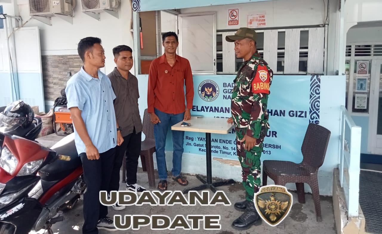 Babinsa Ende Laksanakan Komsos dan Pamwil, Jaga Kamtibmas di Kelurahan Mautapaga