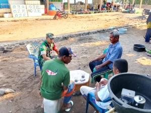 Babinsa Koramil 1624-05/Solor Laksanakan Komsos Bersama Masyarakat Lohayong I