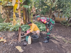 Ciptakan Kamtibmas, Babinsa Kodim 1602/Ende Turun Langsung ke Wilayah Binaan