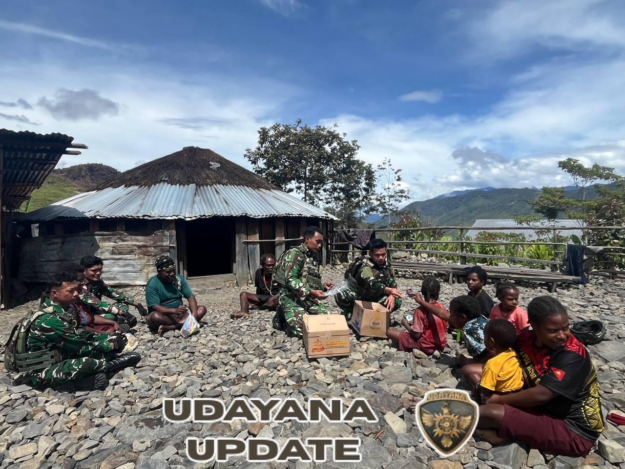 Menyapa dengan Kasih, Satgas Yonif 743/PSY Bagikan Sembako di Pruleme