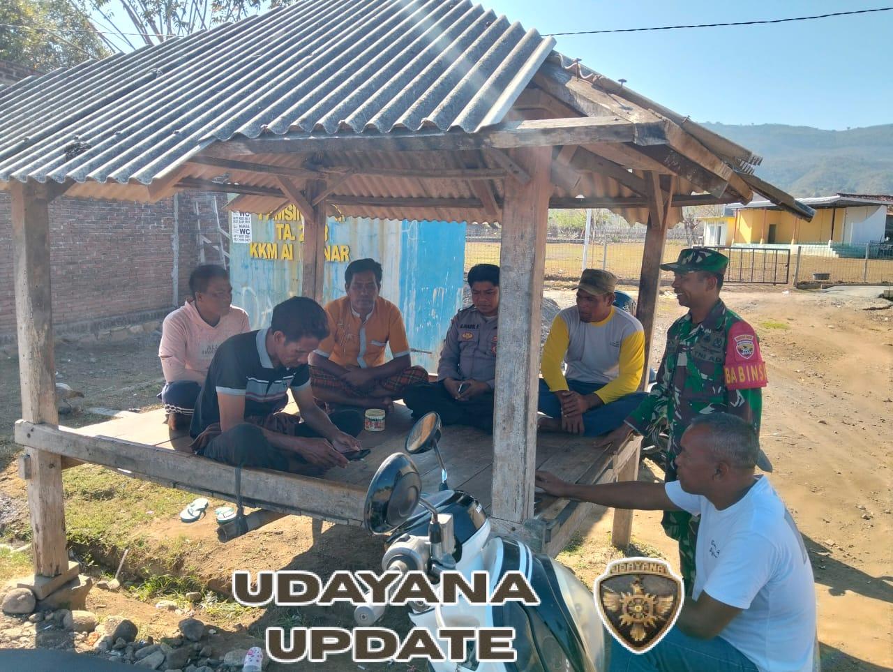 Wujud Kepedulian TNI, Babinsa Desa Kiantar Laksanakan Monitoring dan Komsos Bersama Warga