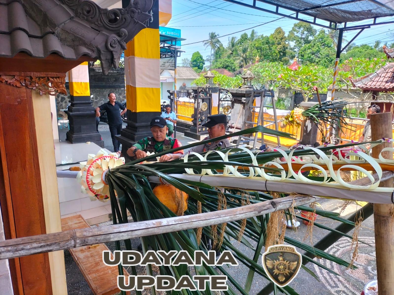 Babinsa Koramil Banjarangkan Gelar Gotong Royong Bersama Aparatur Desa