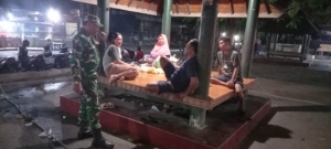 ‎Waspadai Cuaca Ekstrem, Babinsa Titanadi Imbau Warga Tetap Siaga