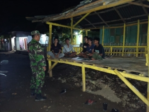 Sertu Wahyudin Himbau Warga Desa Rade Jaga Keamanan dan Harmoni Sosial