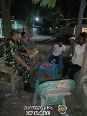 Tingkatkan Kamtibmas, Babinsa Koramil 1614-02/Kempo Ajak Warga Aktif Ronda Malam