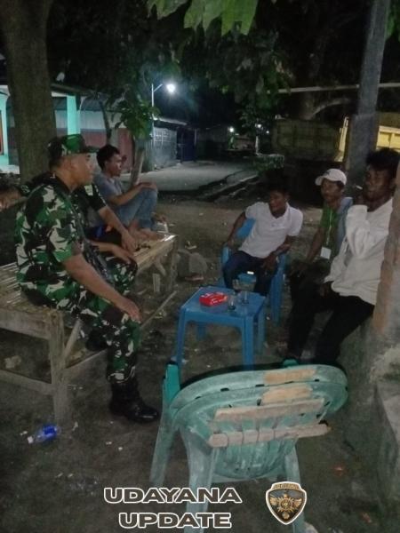 Tingkatkan Kamtibmas, Babinsa Koramil 1614-02/Kempo Ajak Warga Aktif Ronda Malam