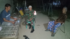 Sertu Septi Ajak Warga Bugis Aktif Ronda Malam Jaga Kamtibmas di Taliwang